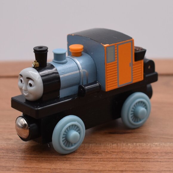 BASH 2003 Learning Curve Thomas & Friends Wooden Railway Train Engine Magnetic - Picture 1 of 7